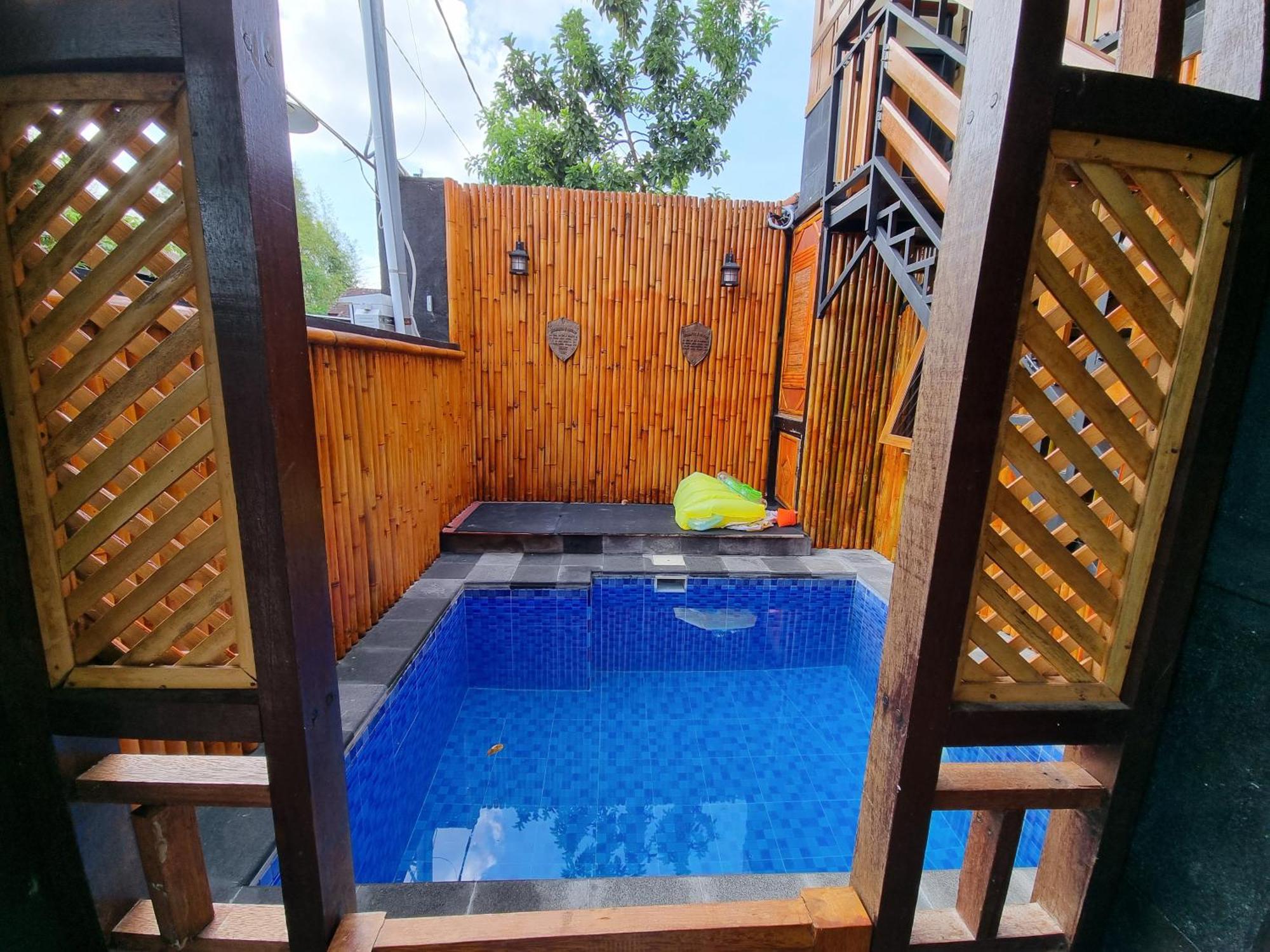 Suci'S Friendly Apartments Mataram Exterior foto